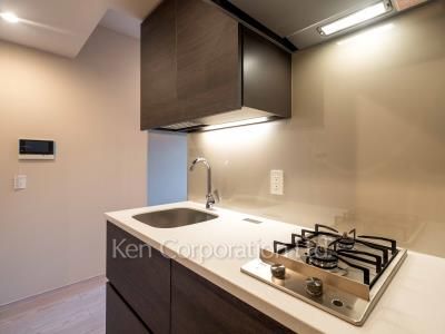 Kitchen ※Photo of the same layout on 6 floor. Decoration and fixture may differ.