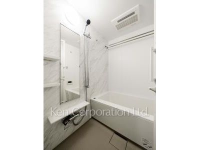 Bath ※Photo of the same layout on 6 floor. Decoration and fixture may differ.