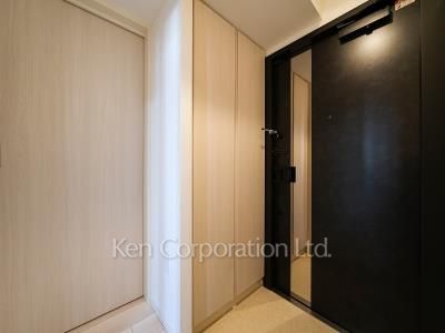 Entrance ※Photo of the same layout on 13 floor. Decoration and fixture may differ.
