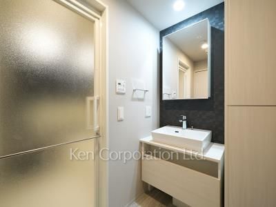 Powder Room ※Photo of the same layout on 13 floor. Decoration and fixture may differ.