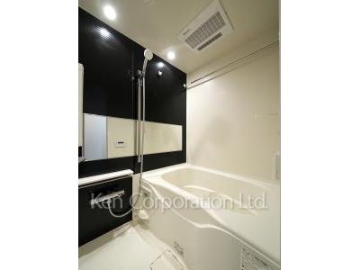 Bath ※Photo of the same layout on 13 floor. Decoration and fixture may differ.