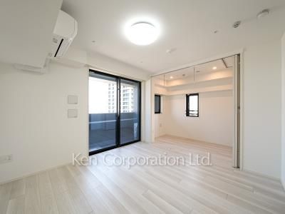 Living-Dining ※Photo of the same layout on 13 floor. Decoration and fixture may differ.