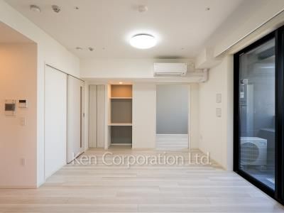 Living-Dining ※Photo of the same layout on 13 floor. Decoration and fixture may differ.