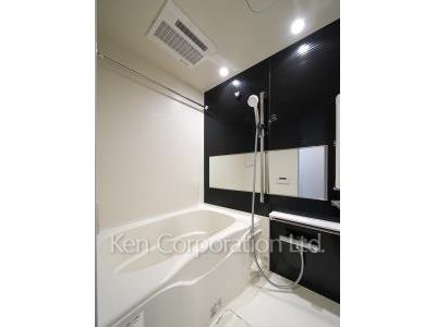 Bath ※Photo of the same layout on 13 floor. Decoration and fixture may differ.