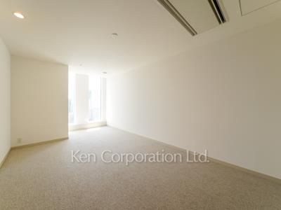 Bedroom ※Photo of the same layout on 32 floor. Decoration and fixture may differ.