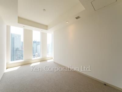 Bedroom ※Photo of the same layout on 32 floor. Decoration and fixture may differ.