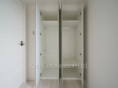 Closet ※Photo of the same layout on 9 floor. Decoration and fixture may differ.