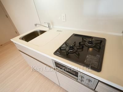 Kitchen ※Photo of the same layout on 9 floor. Decoration and fixture may differ.