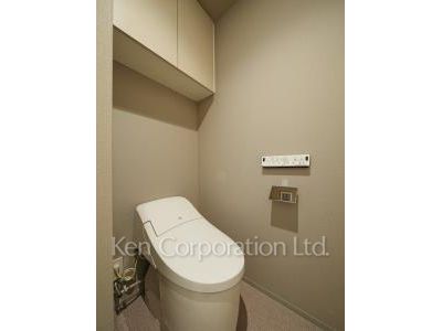 Lavatory ※Photo of the same layout on 9 floor. Decoration and fixture may differ.
