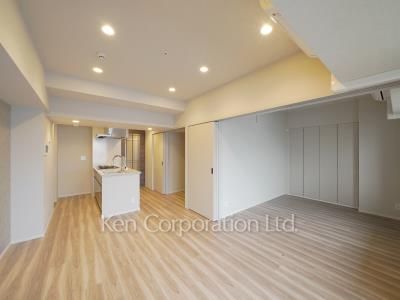Living-Dining ※Photo of the same layout on 17 floor. Decoration and fixture may differ.
