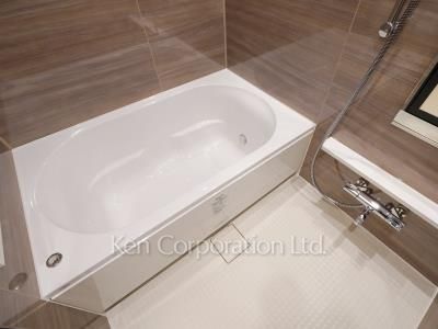 Bath ※Photo of the same layout on 17 floor. Decoration and fixture may differ.