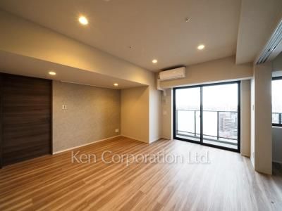 Living-Dining ※Photo of the same layout on 17 floor. Decoration and fixture may differ.