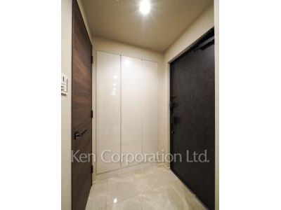 Entrance ※Photo of the same layout on 17 floor. Decoration and fixture may differ.