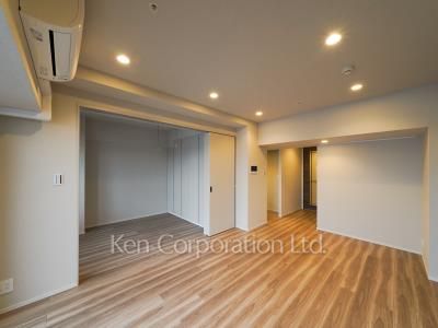 Living-Dining ※Photo of the same layout on 17 floor. Decoration and fixture may differ.