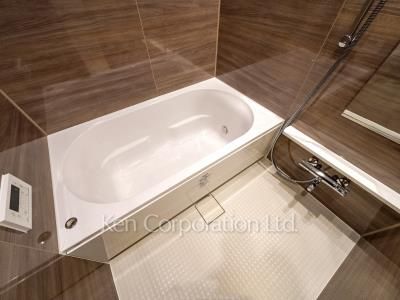 Bath ※Photo of the same layout on 17 floor. Decoration and fixture may differ.