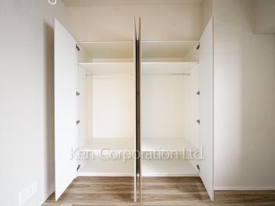 Closet ※Photo of the same layout on 17 floor. Decoration and fixture may differ.