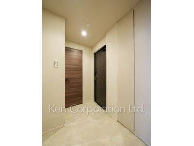 Entrance ※Photo of the same layout on 17 floor. Decoration and fixture may differ.