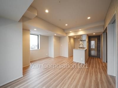 Living-Dining ※Photo of the same layout on 17 floor. Decoration and fixture may differ.