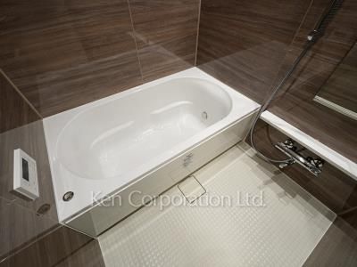 Bath ※Photo of the same layout on 17 floor. Decoration and fixture may differ.