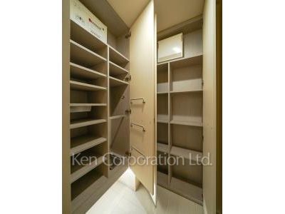Shoes Closet