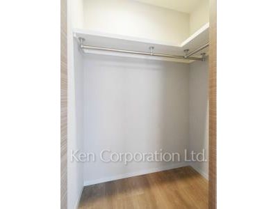 Walk-In Closet ※Photo of the same layout on 14 floor. Decoration and fixture may differ.