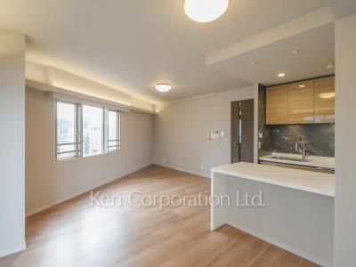 Living-Dining ※Photo of the same layout on 14 floor. Decoration and fixture may differ.