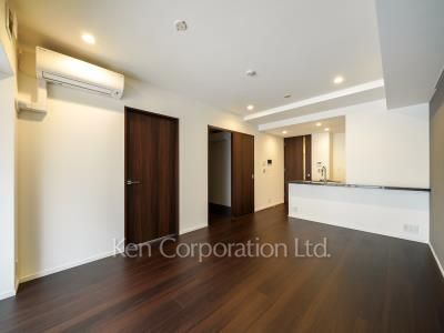 Living-Dining ※Photo of the same layout on 5 floor. Decoration and fixture may differ.