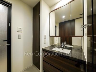 Powder Room ※Photo of the same layout on 5 floor. Decoration and fixture may differ.