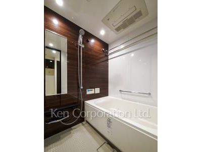 Bath ※Photo of the same layout on 5 floor. Decoration and fixture may differ.