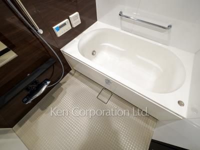 Bath ※Photo of the same layout on 5 floor. Decoration and fixture may differ.