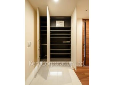 Shoes Closet