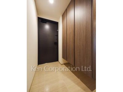 Entrance ※Photo of the same layout on 6 floor. Decoration and fixture may differ.