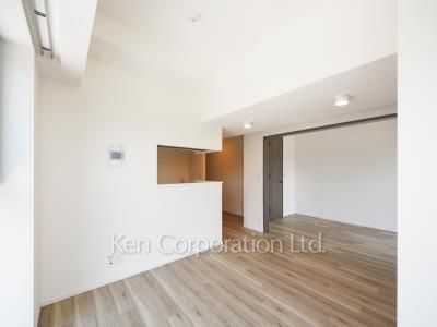 Living-Dining ※Photo of the same layout on 6 floor. Decoration and fixture may differ.