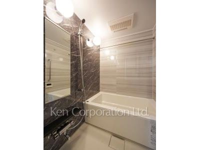 Bath ※Photo of the same layout on 6 floor. Decoration and fixture may differ.