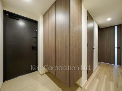 Entrance ※Photo of the same layout on 15 floor. Decoration and fixture may differ.