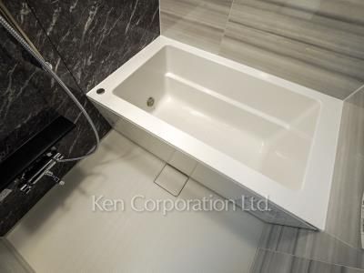 Bath ※Photo of the same layout on 15 floor. Decoration and fixture may differ.