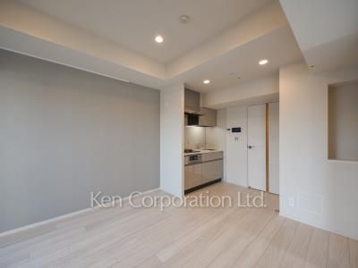 Living-Dining ※Photo of the same layout on 13 floor. Decoration and fixture may differ.