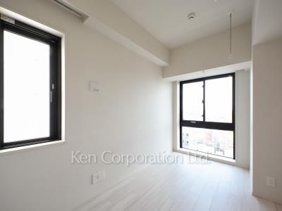 Bedroom ※Photo of the same layout on 13 floor. Decoration and fixture may differ.