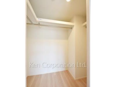 Walk-In Closet ※Photo of the same layout on 3 floor. Decoration and fixture may differ.