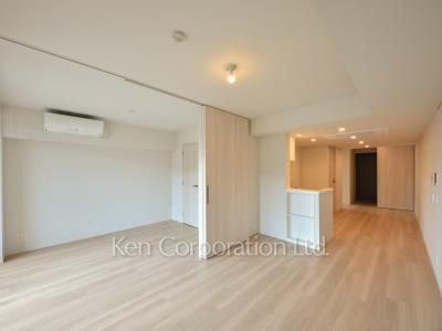 Living-Dining ※Photo of the same layout on 3 floor. Decoration and fixture may differ.