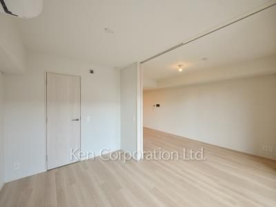 Bedroom ※Photo of the same layout on 3 floor. Decoration and fixture may differ.