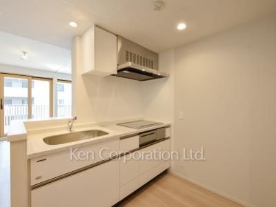 Kitchen ※Photo of the same layout on 3 floor. Decoration and fixture may differ.