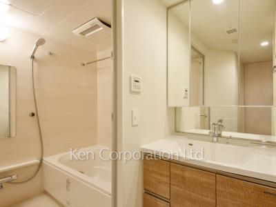 Powder Room ※Photo of the same layout on 3 floor. Decoration and fixture may differ.