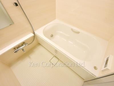 Bath ※Photo of the same layout on 3 floor. Decoration and fixture may differ.