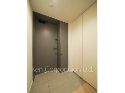 Entrance ※Photo of the same layout on 2 floor. Decoration and fixture may differ.