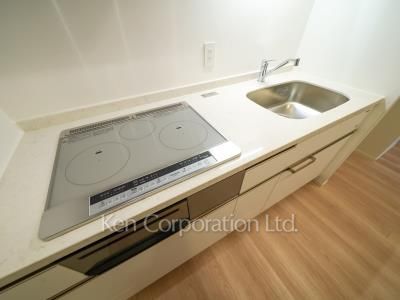 Kitchen ※Photo of the same layout on 2 floor. Decoration and fixture may differ.