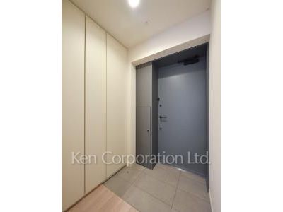 Entrance ※Photo of the same layout on 1 floor. Decoration and fixture may differ.