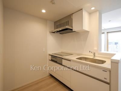 Kitchen ※Photo of the same layout on 3 floor. Decoration and fixture may differ.