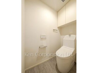 Lavatory ※Photo of the same layout on 3 floor. Decoration and fixture may differ.