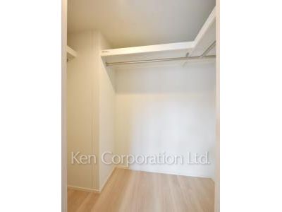 Walk-In Closet ※Photo of the same layout on 3 floor. Decoration and fixture may differ.